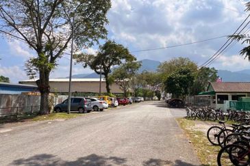 Chemor Bungalow Factory For Sale 