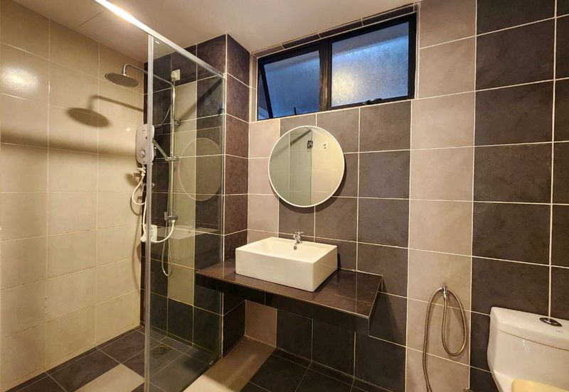 Upper East @ Tiger Lane