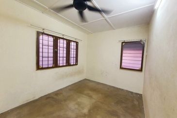 Menglembu Taman Bukit Kledang 2 Storey Terrace House Endlot For Sale 