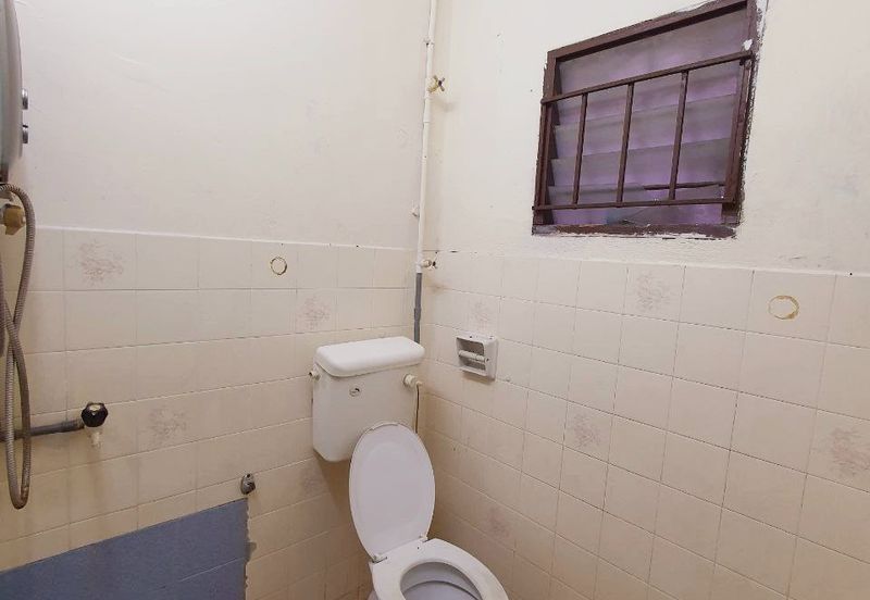 Menglembu Taman Bukit Kledang 2 Storey Terrace House Endlot For Sale 