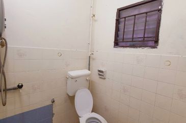 Menglembu Taman Bukit Kledang 2 Storey Terrace House Endlot For Sale 