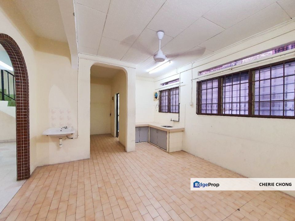 Menglembu Taman Bukit Kledang 2 Storey Terrace House Endlot For Sale , Perak, Menglembu
