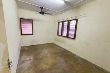 Menglembu Taman Bukit Kledang 2 Storey Terrace House Endlot For Sale 