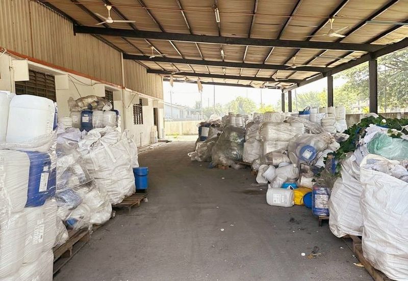 Kawasan Perindustrian Sri Rapat Semi-D Corner Factory For Rent 