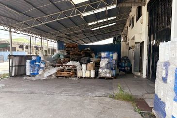 Kawasan Perindustrian Sri Rapat Semi-D Corner Factory For Rent 