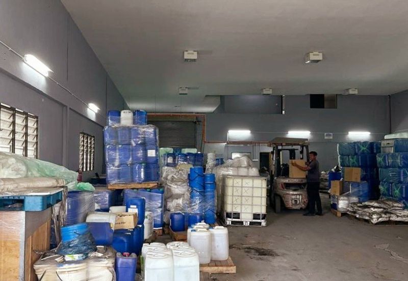 Kawasan Perindustrian Sri Rapat Semi-D Corner Factory For Rent 