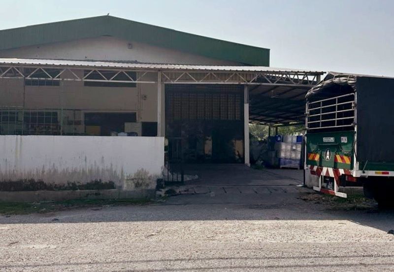 Kawasan Perindustrian Sri Rapat Semi-D Corner Factory For Rent 