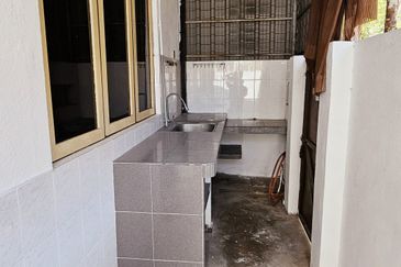Ipoh Garden East 2 Storey Terrace House Intermediate Unit For Sale 