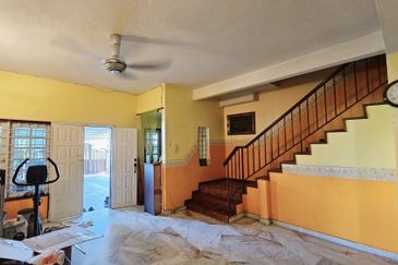 Ipoh Garden East 2 Storey Terrace House Intermediate Unit For Sale 