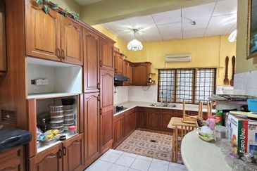 Ipoh Garden East 2 Storey Terrace House Intermediate Unit For Sale 