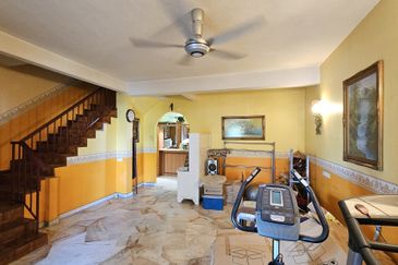 Ipoh Garden East 2 Storey Terrace House Intermediate Unit For Sale 