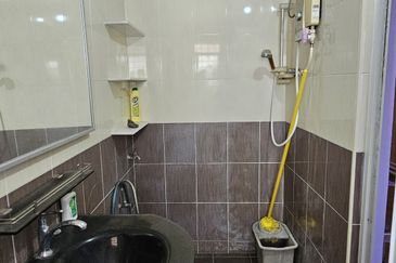 Ipoh Garden East 2 Storey Terrace House Intermediate Unit For Sale 