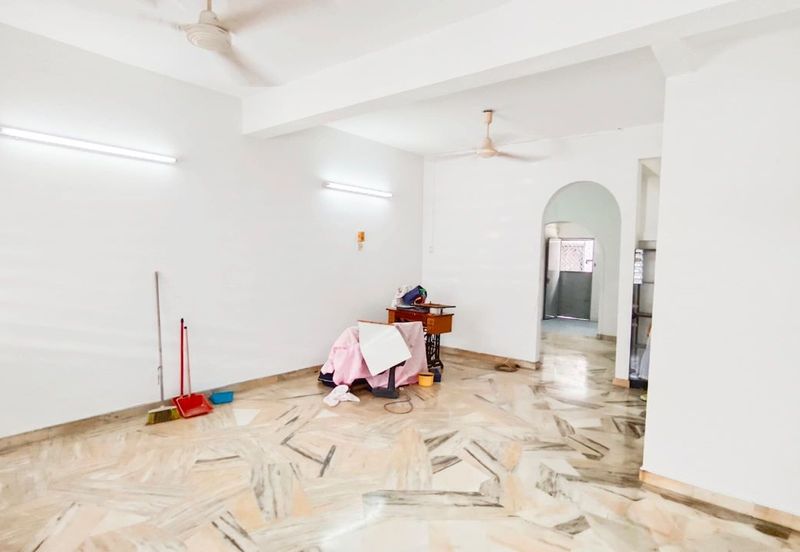 Taman Pengkalan Barat Double Storey Terrace House For Sale 