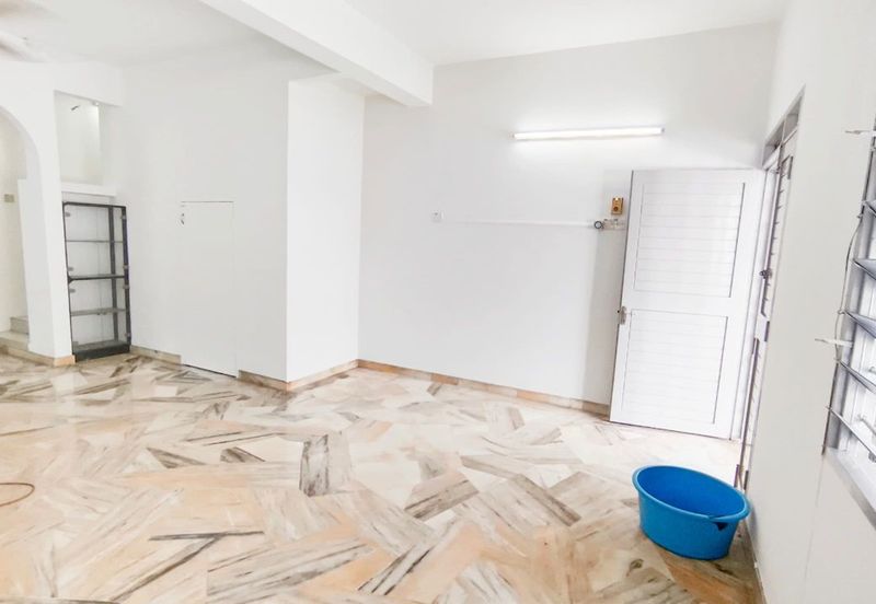 Taman Pengkalan Barat Double Storey Terrace House For Sale 