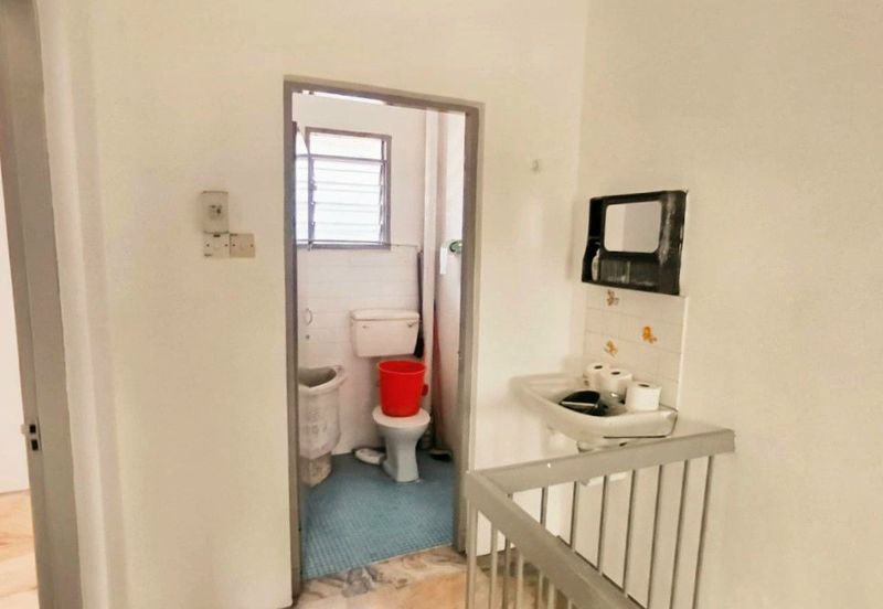 Taman Pengkalan Barat Double Storey Terrace House For Sale 