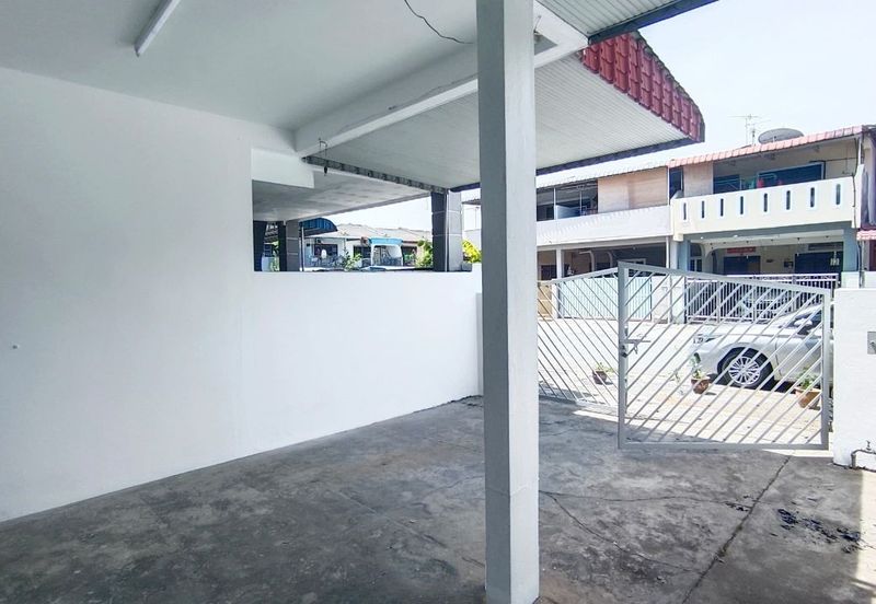 Taman Pengkalan Barat Double Storey Terrace House For Sale 