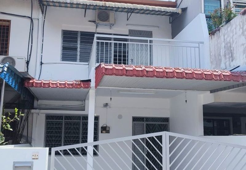 Taman Pengkalan Barat Double Storey Terrace House For Sale 
