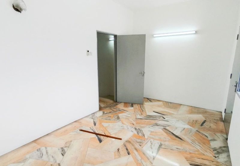 Taman Pengkalan Barat Double Storey Terrace House For Sale 