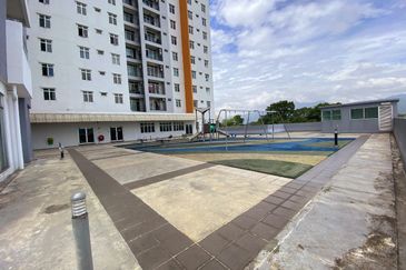 Residensi Kampung Parloh Apartment Middle Floor For Rent 