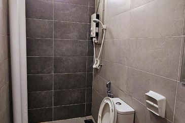 Residensi Kampung Parloh Apartment Middle Floor For Rent 