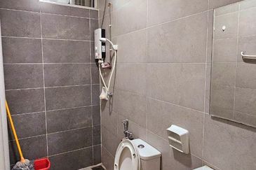 Residensi Kampung Parloh Apartment Middle Floor For Rent 