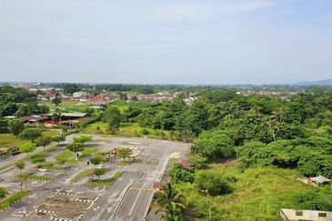 Residensi Kampung Parloh Apartment Middle Floor For Rent 