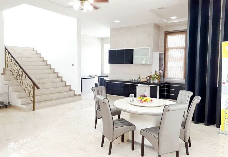 2.5 Storey Bungalow House for Sale Gunung Rapat