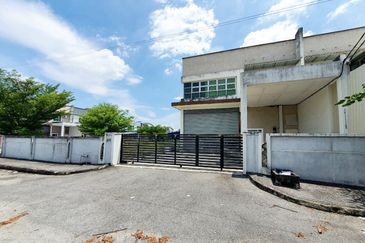 Klebang Bistari 1.5 Storey Semi-D Corner Unit Factory Tasek Igb 