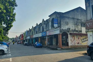 Double Storey Intermediate Shoplot for Sale 