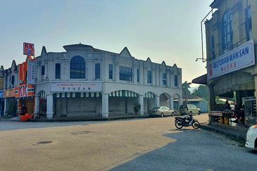 Double Storey Intermediate Shoplot for Sale 