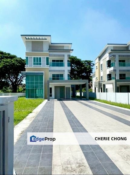 2.5 Storey Bungalow House for Sale Bercham , Perak, Ipoh