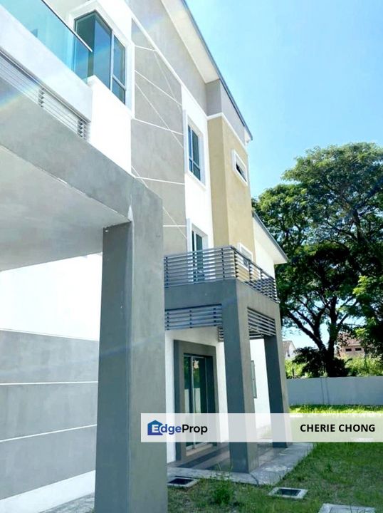 2.5 Storey Bungalow House for Sale Bercham , Perak, Ipoh