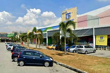 Panorama Lapangan Perdana