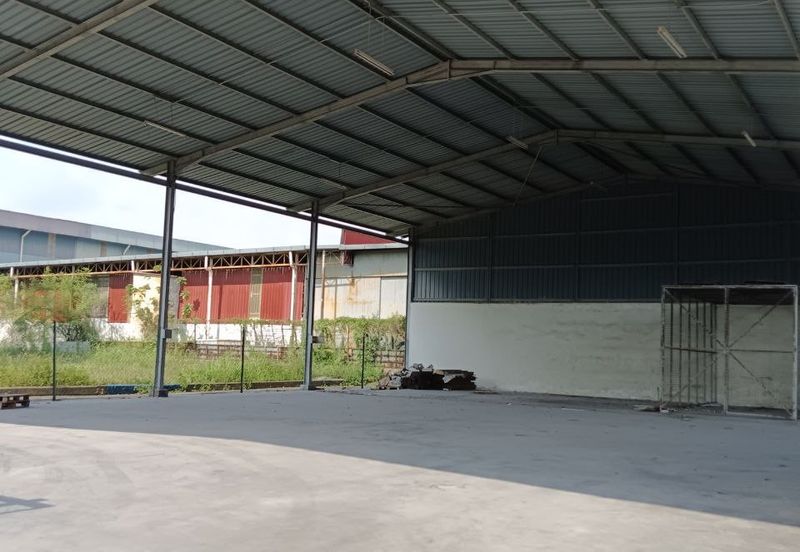 Pengkalan Zarib Large Industrial Factory for Sale, Lahat 