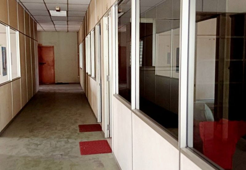 Pengkalan Zarib Large Industrial Factory for Sale, Lahat 