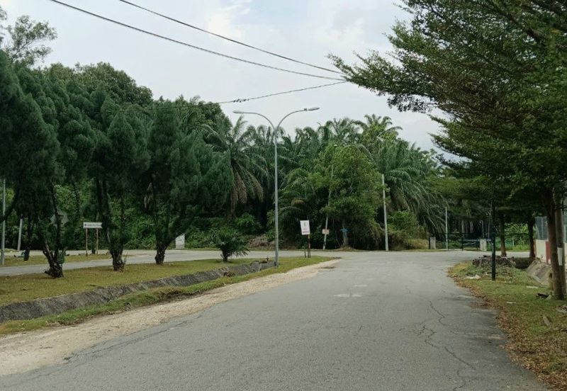 Pengkalan Zarib Large Industrial Factory for Sale, Lahat 