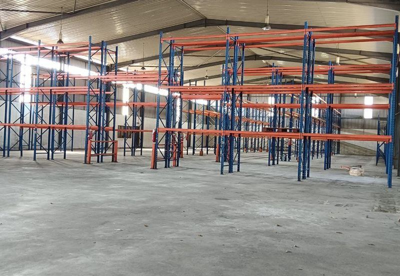 Pengkalan Zarib Large Industrial Factory for Sale, Lahat 