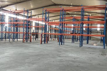 Pengkalan Zarib Large Industrial Factory for Sale, Lahat 