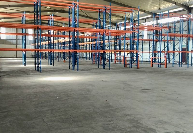 Pengkalan Zarib Large Industrial Factory for Sale, Lahat 