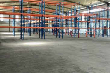 Pengkalan Zarib Large Industrial Factory for Sale, Lahat 