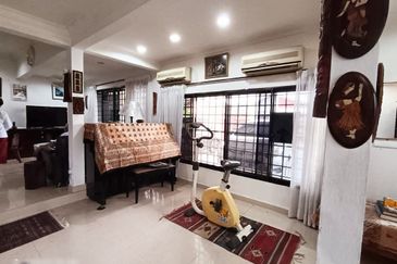 Taman Golf Single Storey Bungalow House For Sale 
