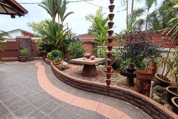 Taman Golf Single Storey Bungalow House For Sale 