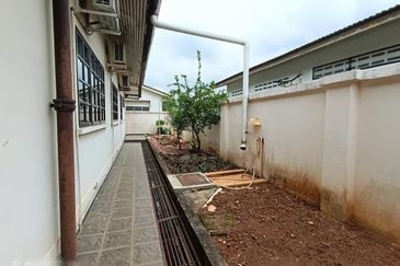 Taman Golf Single Storey Bungalow House For Sale 