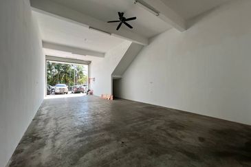 Tasek Double Storey Shoplot For Rent 