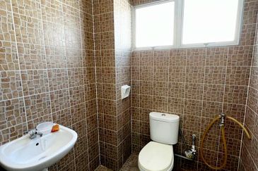 Tasek Double Storey Shoplot For Rent 