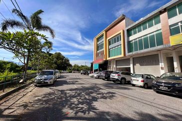 Tasek Double Storey Shoplot For Rent 