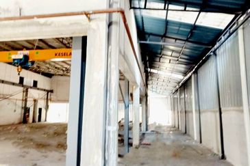 Pengkalan Perindustrian Spacious Bungalow Factory For Rent 