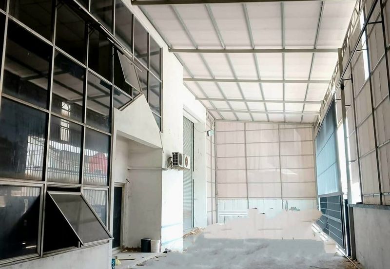 Pengkalan Perindustrian Spacious Bungalow Factory For Rent 