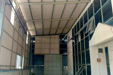 Pengkalan Perindustrian Spacious Bungalow Factory For Rent 