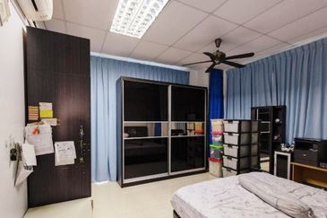 Taman Song Choon Double Storey Shoplot Corner Unit For Sale 